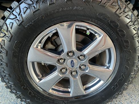 Used 2019 Ford F150 XLT w/ Equipment Group 302A Luxury AWD/4WD image 28
