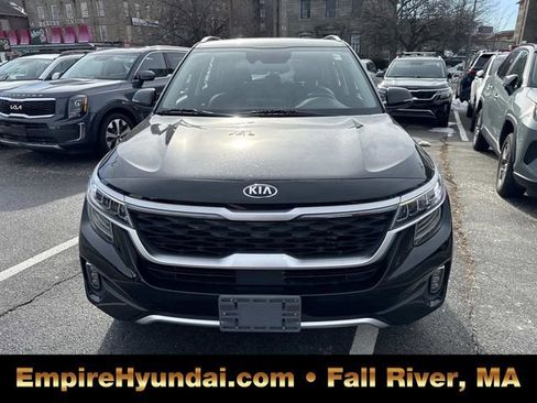 Used 2021 Kia Seltos SX w/ SX Sunroof Package image 11