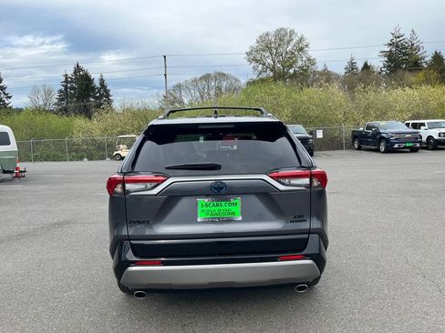 Used 2023 Toyota RAV4 XSE AWD/4WD image 8