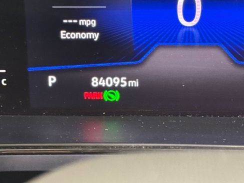 Used 2022 Volkswagen Taos SE w/ IQ.Drive SE Package image 22