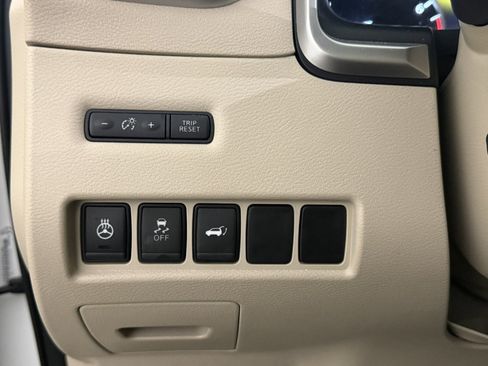 Used 2017 Nissan Murano Platinum w/ Platinum Technology Package image 19