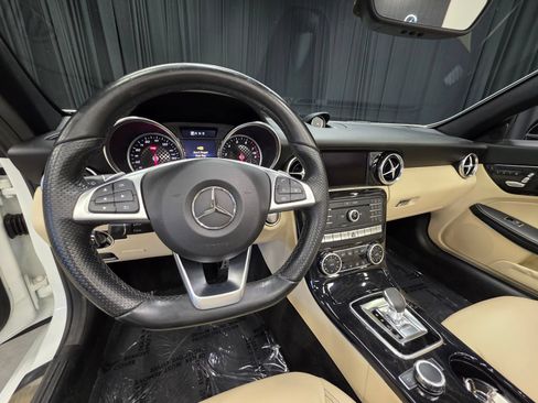 Used 2019 Mercedes-Benz SLC 300 image 24