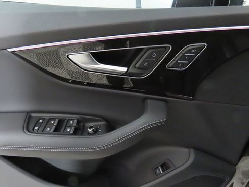 Used 2025 Audi Q7 3.0T Premium Plus w/ Premium Plus Package image 26