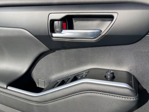 New 2026 Toyota Highlander XLE image 6