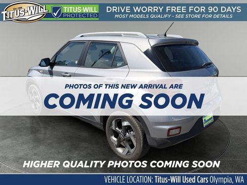 Used 2025 Hyundai Venue SEL FWD image 3