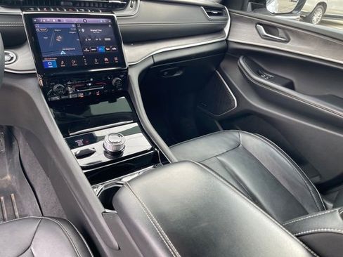 Used 2022 Jeep Grand Cherokee L Limited image 21