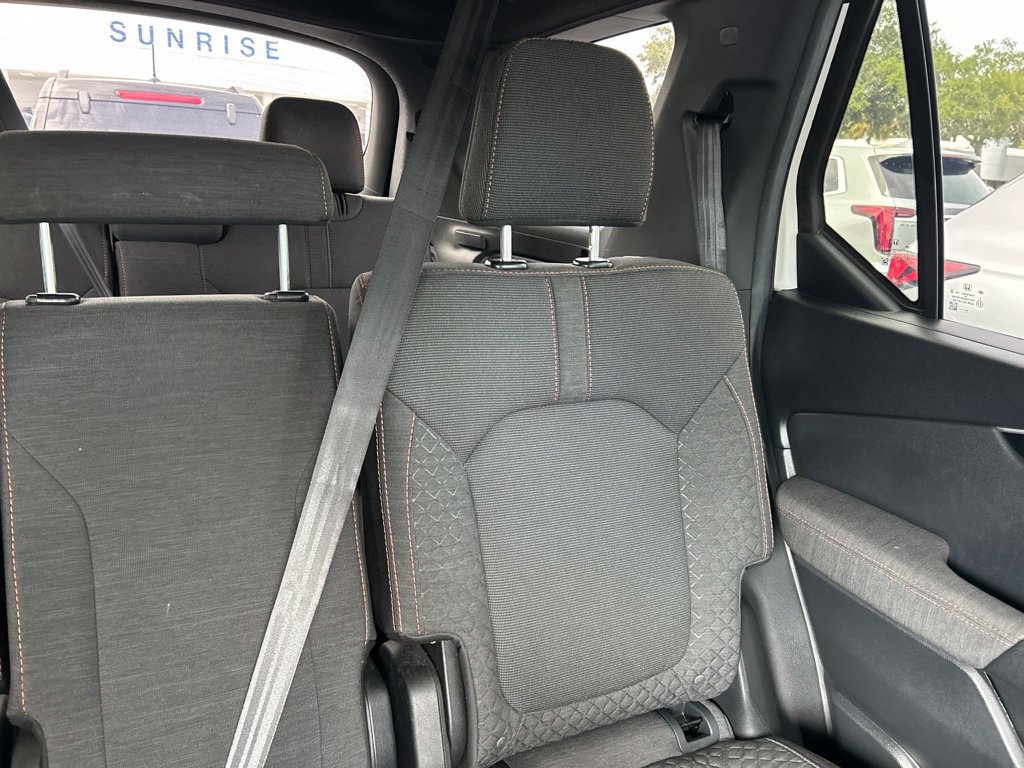 Used 2025 Honda Pilot Sport image 15