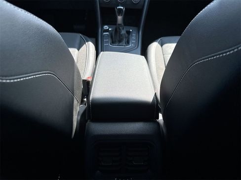 Used 2022 Volkswagen Taos SE image 24