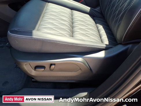 Used 2023 Buick Envision Avenir AWD/4WD image 16