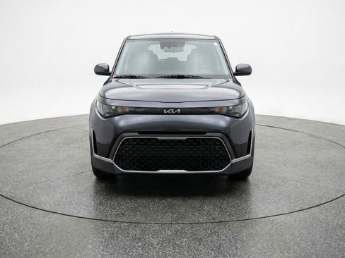 Used 2025 Kia Soul LX w/ LX Technology Package FWD image 2