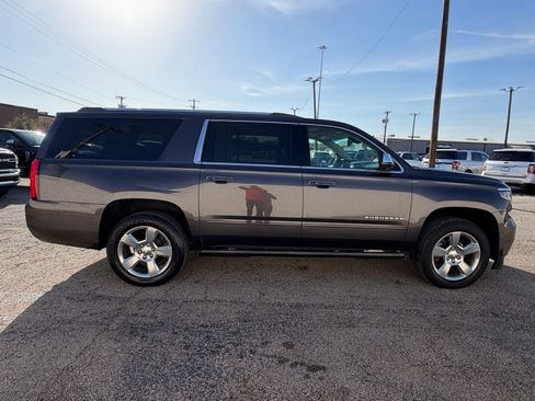 Used 2018 Chevrolet Suburban Premier image 8