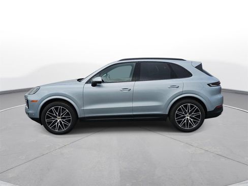Used 2024 Porsche Cayenne AWD/4WD image 8