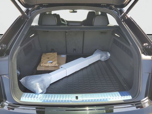 Used 2026 Audi SQ8 Premium Plus AWD/4WD image 8