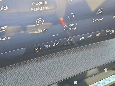 Used 2025 Buick Enclave Preferred image 33