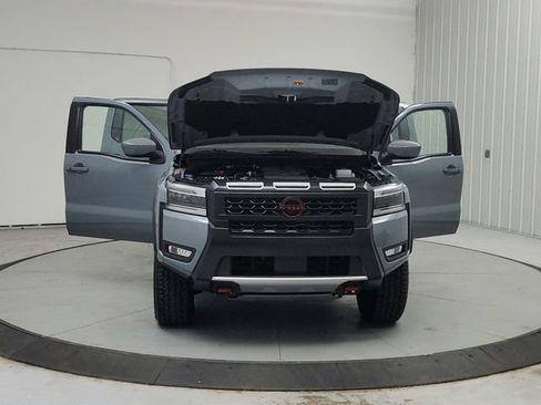 Used 2025 Nissan Frontier PRO-4X w/ Interior Protection Package AWD/4WD image 11