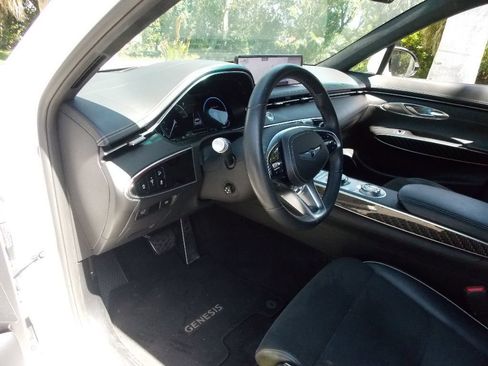 Used 2022 Genesis GV70 3.5T Sport w/ Sport Prestige Package AWD/4WD image 4