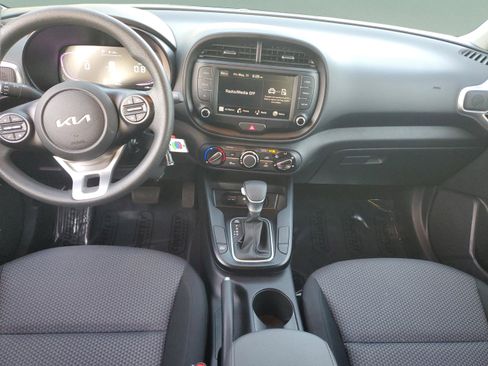 Certified 2025 Kia Soul LX w/ LX Technology Package FWD image 10