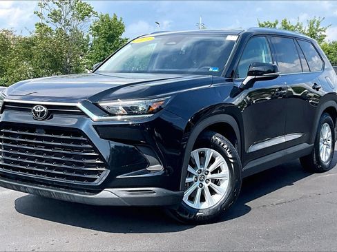 Used 2025 Toyota Grand Highlander FWD image 1
