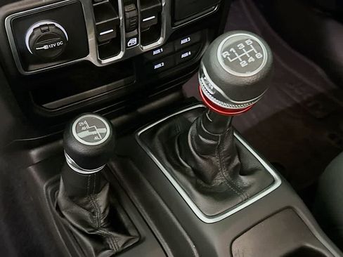Used 2022 Jeep Wrangler Unlimited Sport AWD/4WD image 19