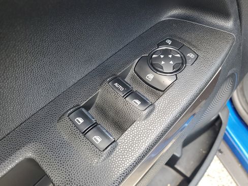 Used 2019 Ford EcoSport SE w/ SE Convenience Package image 11