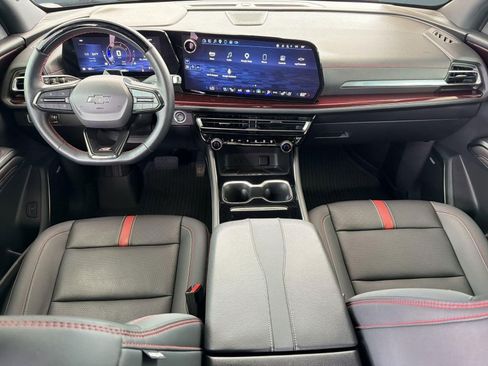 Used 2024 Chevrolet Traverse RS image 16