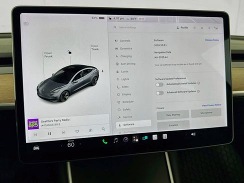 Used 2018 Tesla Model 3 Mid Range RWD image 44