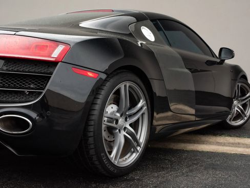 Used 2010 Audi R8 V10 image 33