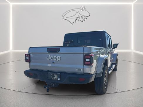 Used 2020 Jeep Gladiator Overland AWD/4WD image 9