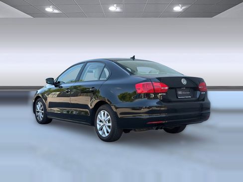 Used 2012 Volkswagen Jetta SE FWD image 3