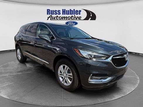 Used 2018 Buick Enclave Essence w/ Trailering Package FWD image 9