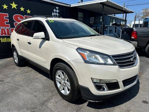 Used 2014 Chevrolet Traverse LT image 1