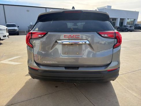 Used 2020 GMC Terrain SLE w/ Driver Convenience Package image 4