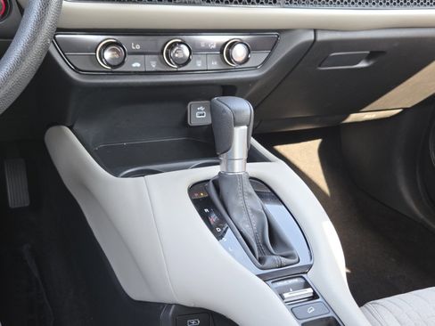 Certified 2023 Honda HR-V LX image 30