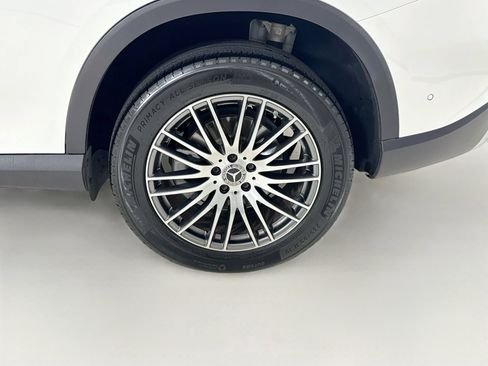 Used 2026 Mercedes-Benz GLC 300 4MATIC image 32