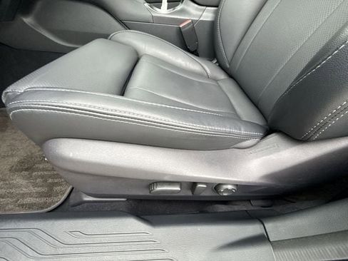 Used 2025 Subaru Outback Limited image 12