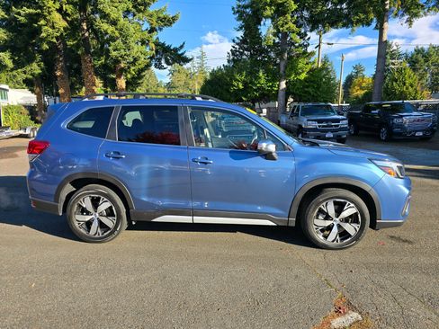 Used 2020 Subaru Forester Touring image 8