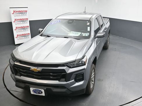 Used 2023 Chevrolet Colorado LT AWD/4WD image 12