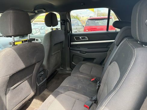Used 2017 Ford Explorer XLT AWD/4WD image 14