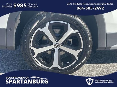 New 2026 Volkswagen Tiguan SE image 7