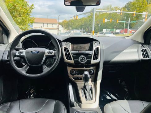 Used 2012 Ford Focus SEL image 18