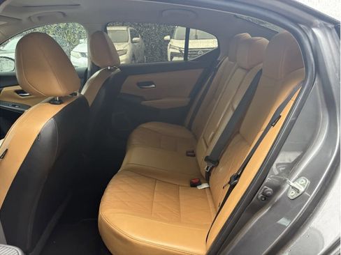 Used 2023 Nissan Sentra SV w/ SV Premium Package image 5