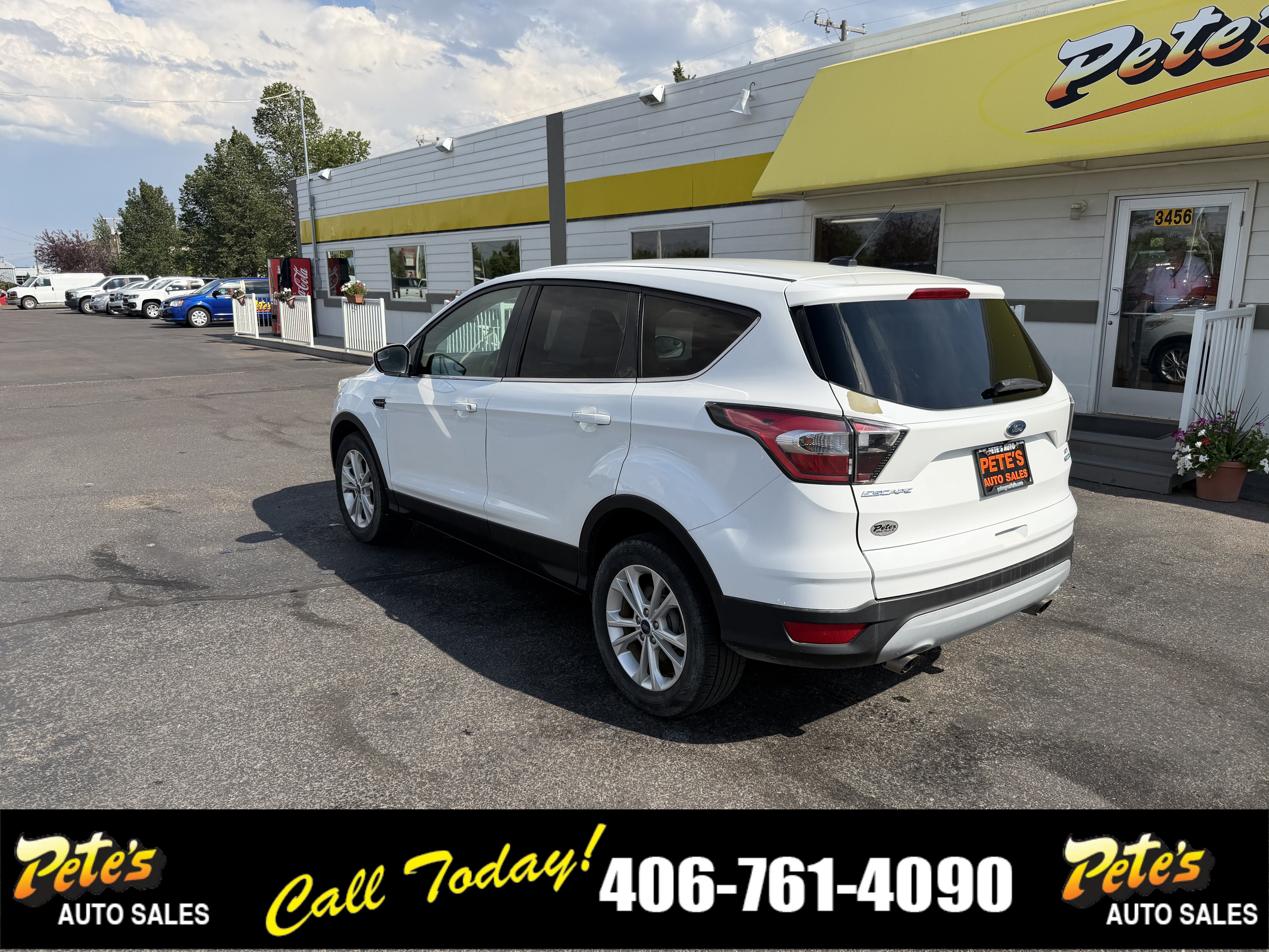 Used 2017 Ford Escape SE AWD/4WD image 2
