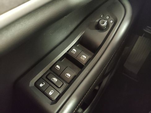 Used 2023 Jeep Grand Cherokee Limited image 27