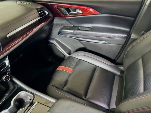 Certified 2025 Chevrolet Traverse RS image 22