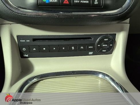 Used 2012 Chrysler Town & Country Limited w/ Luxury Group FWD image 25