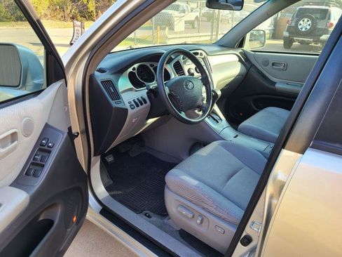 Used 2005 Toyota Highlander 2WD V6 image 10