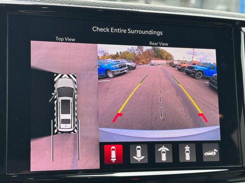 New 2026 Chrysler Pacifica Select AWD/4WD image 15