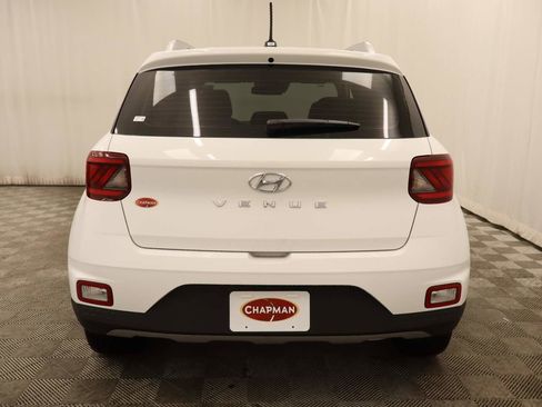 Used 2026 Hyundai Venue SEL FWD image 5