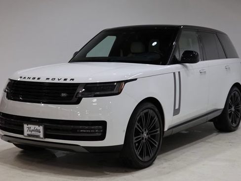 Used 2023 Land Rover Range Rover SE AWD/4WD image 3