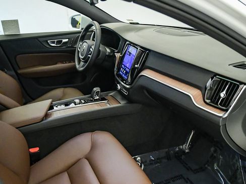 Certified 2026 Volvo V60 B5 Cross Country Plus w/ Climate Package AWD/4WD image 16